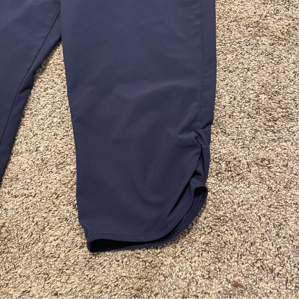 Eddie Bauer Navy Cropped Active Capris - Picture 2 of 11